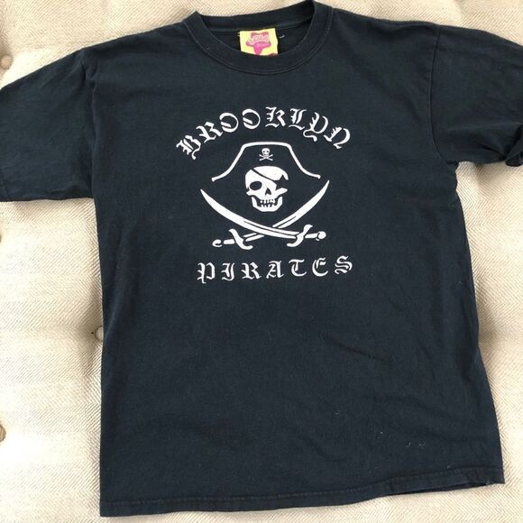Lola Star Brooklyn Pirates Graphic TShirt M - Picture 1 of 5